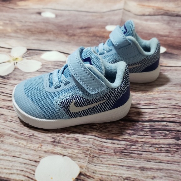 Nike Revolution Sz 3 - Picture 3 of 7